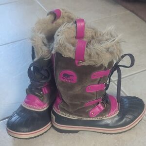 Sorel Green and Pink Fur-Lined Boots Joan Of Arc Girls Size 5 Big Kid
